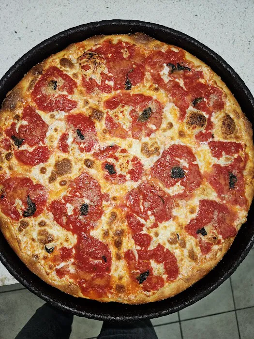 PieZano's Pizza Kitchen Picture 5