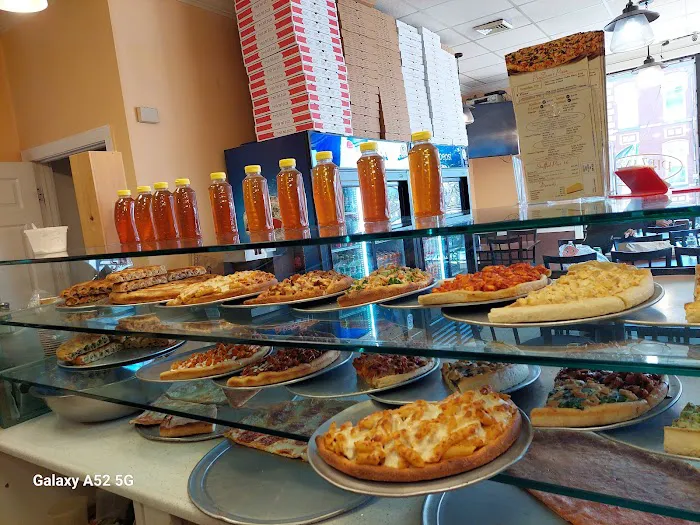 PieZano's Pizza Kitchen Picture 10