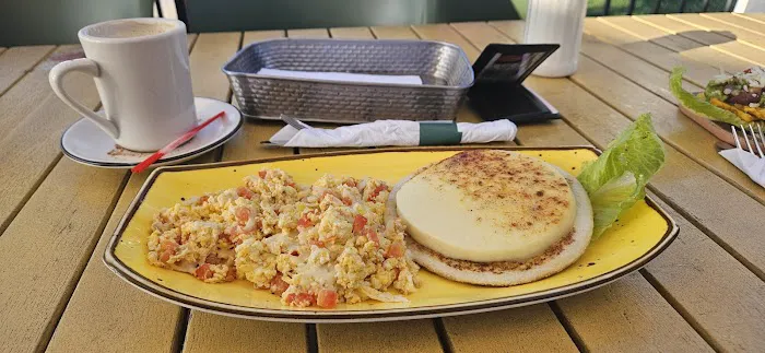 Brisas Elmora - Bakery & Restaurant Picture 2