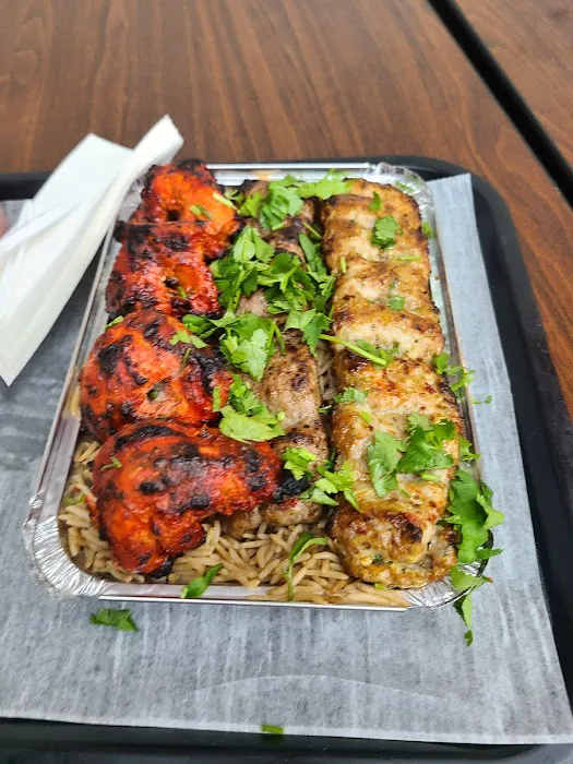 Halal n Spice Pizzeria Picture 8