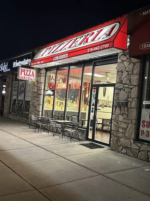 Little Cucina Pizzeria of South Merrick Picture 3