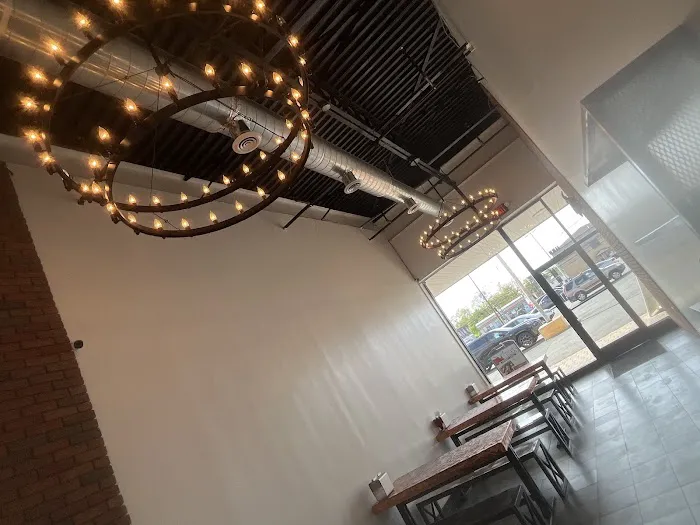 Bullhorns Burger Grill Picture 8