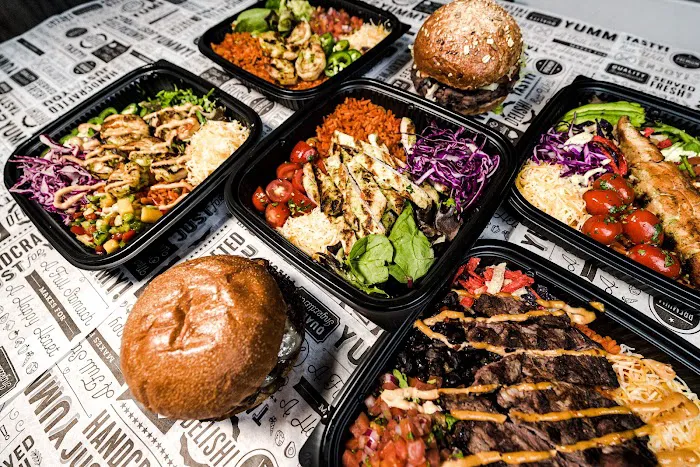 Bullhorns Burger Grill Picture 10