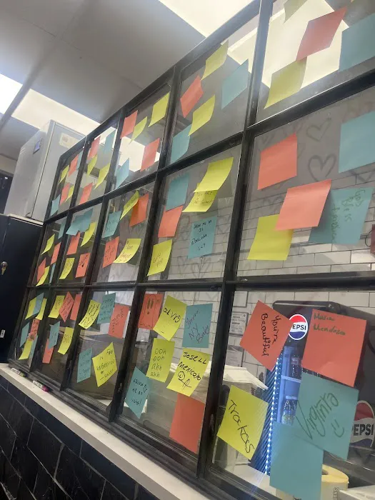 Bullhorns Burger Grill Picture 6