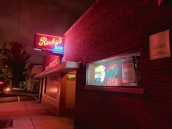 Rocky's Bar & Grill Picture 8