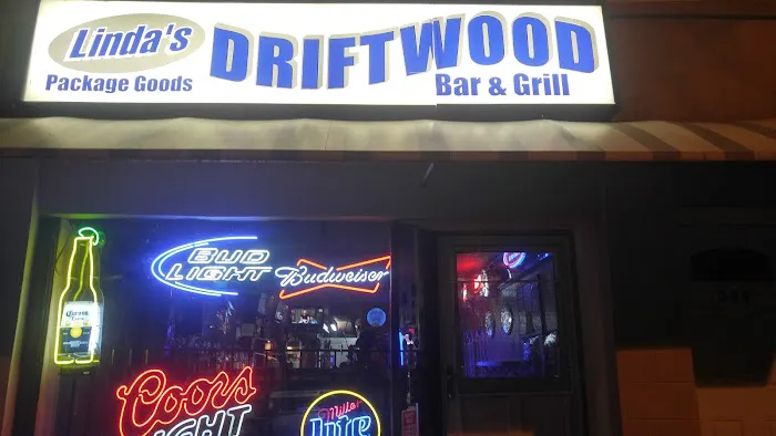 Linda's Driftwood Bar & Grill Picture 6
