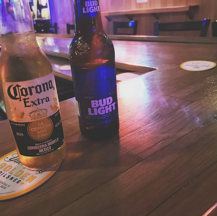 Linda's Driftwood Bar & Grill Picture 4