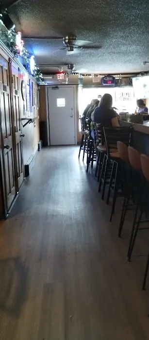 Linda's Driftwood Bar & Grill Picture 2