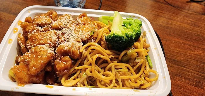 Ming Feng Chinese Restaurant Picture 2