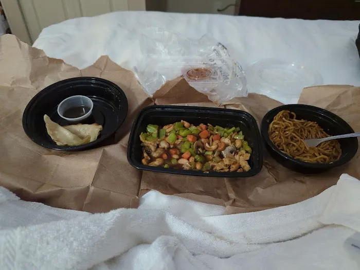 Ming Feng Chinese Restaurant Picture 10