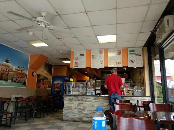 Stella's Pizza. Picture 2