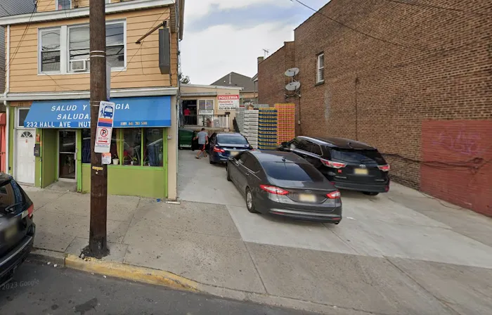 DANIELA'S POULTRY Picture 6