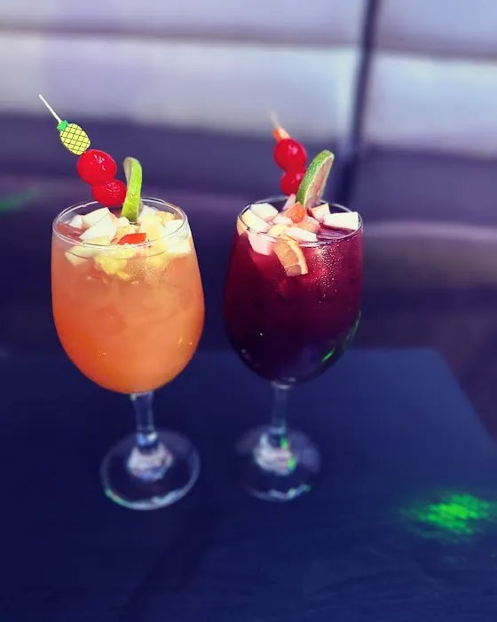 Gozam Bar and Lounge Picture 3