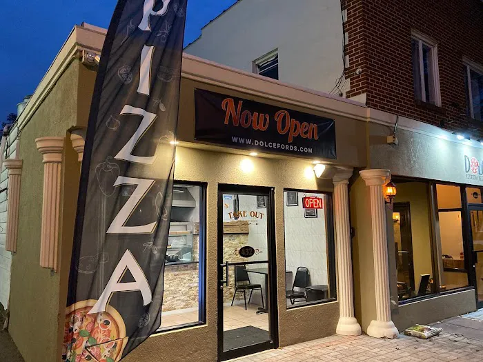 Dolce Pizzeria & Restaurant Picture 6
