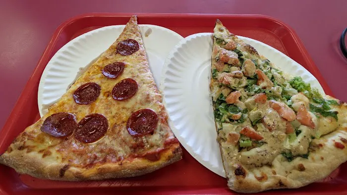 Nunzio's Pizzeria Picture 10