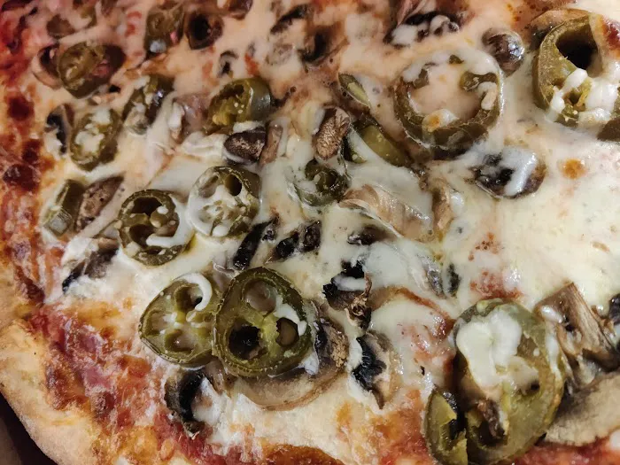 Nunzio's Pizzeria Picture 8