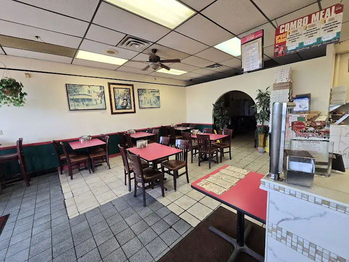 Nunzio's Pizzeria Picture 3