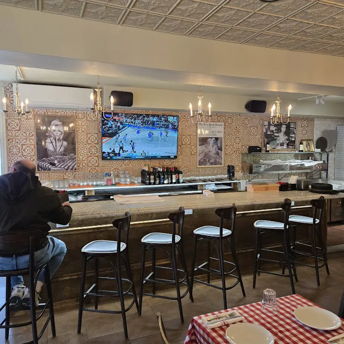 Rocky's Pizza Bar Picture 9