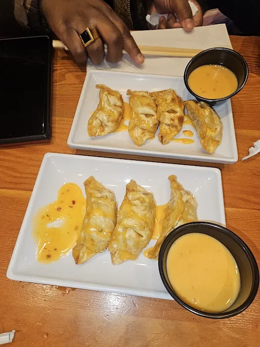 KINTON RAMEN WOODBURY COMMON Picture 9