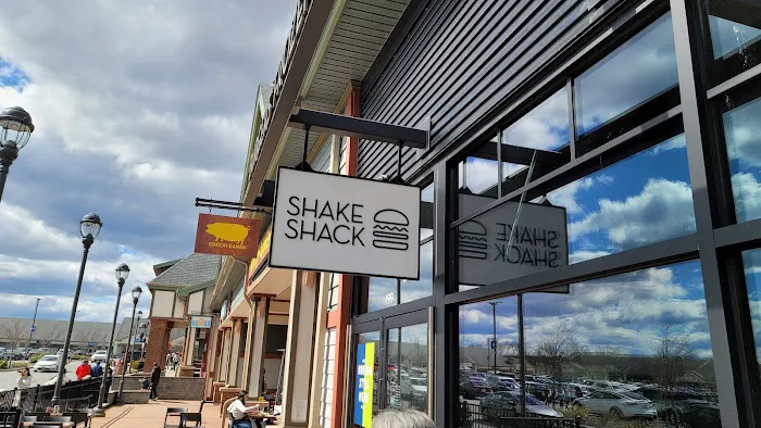 Shake Shack Woodbury Commons Picture 1