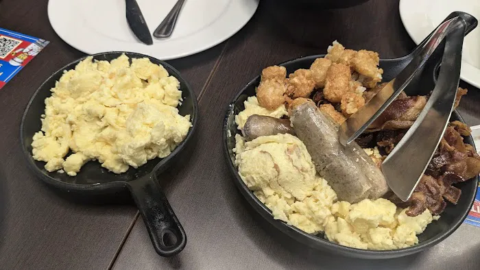 Brick’s Family Restaurant Picture 4