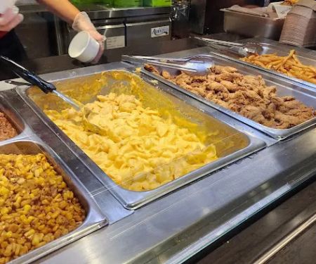 Smokey’s Brick-B-Que