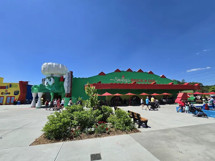 Smokey’s Brick-B-Que Picture 9