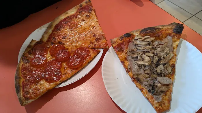 Vesuvio's Pizza Picture 7