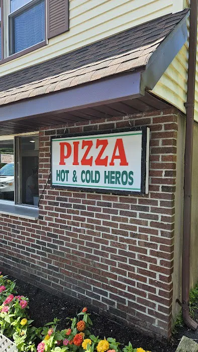 Vesuvio's Pizza Picture 3