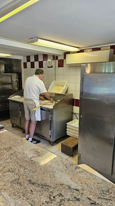 Vesuvio's Pizza Picture 1