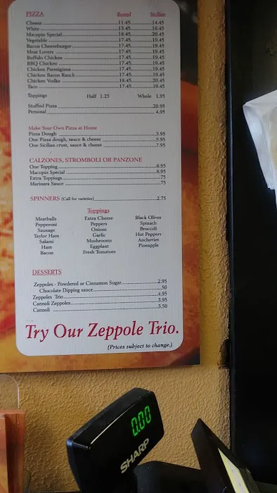 Macopin Pizza Picture 3