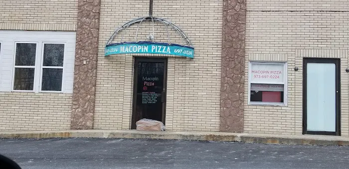 Macopin Pizza Picture 4