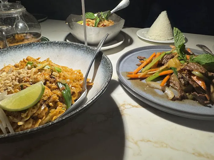 Thonglor Thai Bistro Picture 5