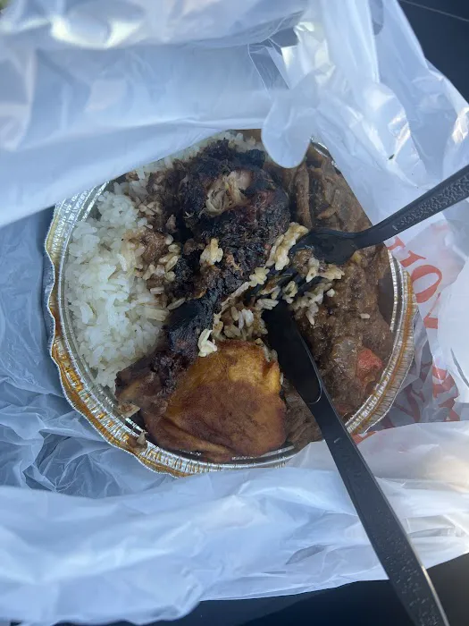 Akra Haitian Deli Picture 6