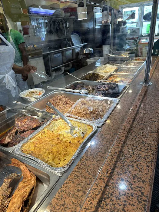 Akra Haitian Deli Picture 4
