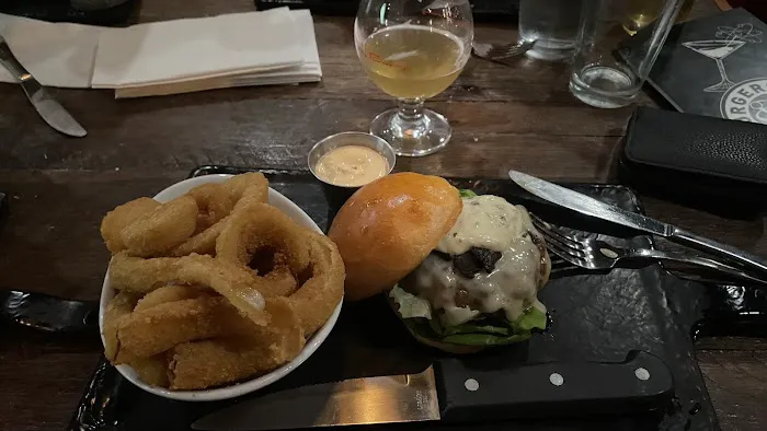 Burgerology Huntington Picture 1