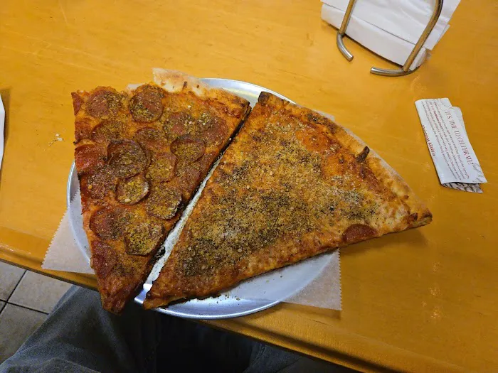 Pizza Place & Trattoria II Picture 2