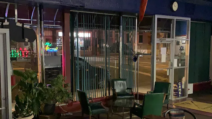 Jack & Jill Q Lounge Picture 8