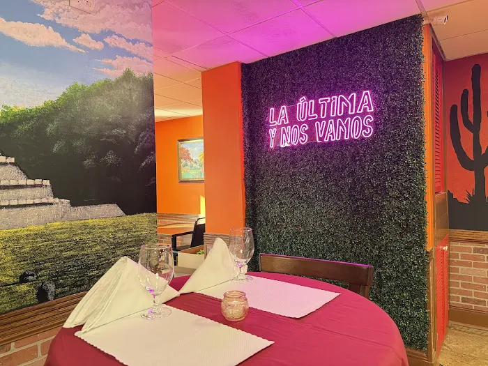 Riverside Patio Restaurant & Bar Picture 10