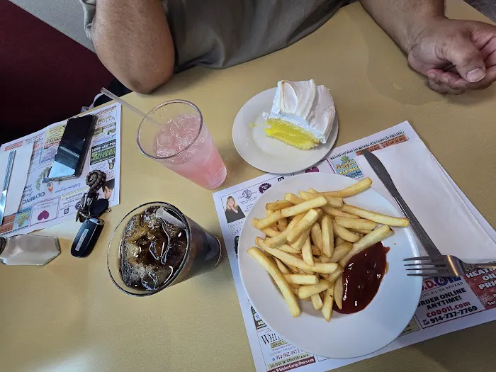 Olympic Diner Picture 9