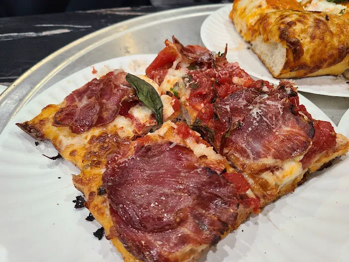 Trio Pizza Picture 7