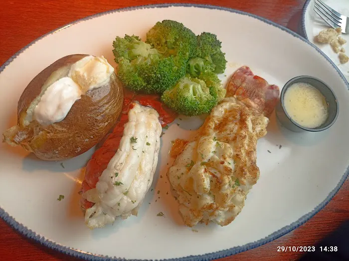 Red Lobster Picture 9