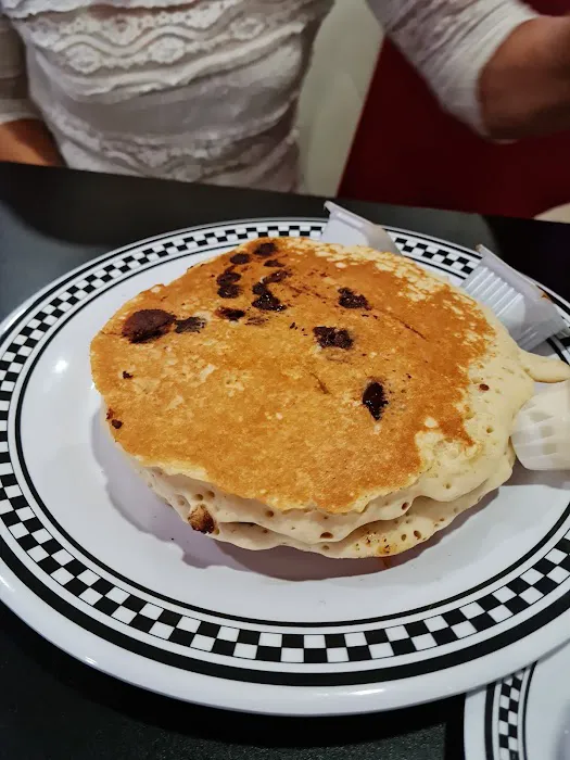 Famous 50's Diner Picture 8