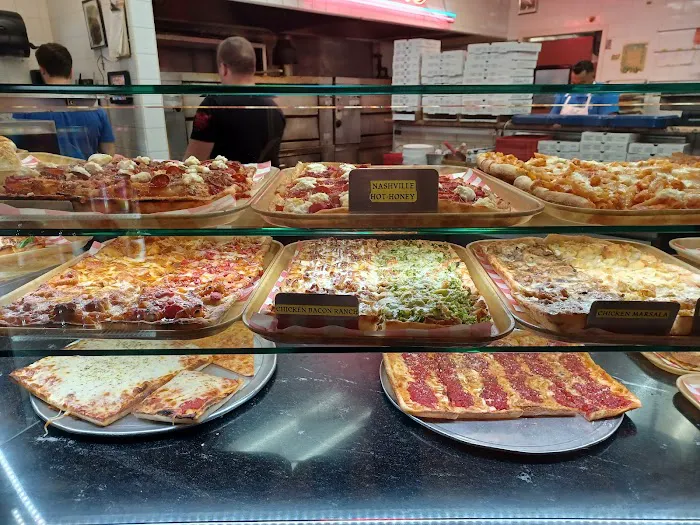 Victors Pizza and Pasta House Picture 10