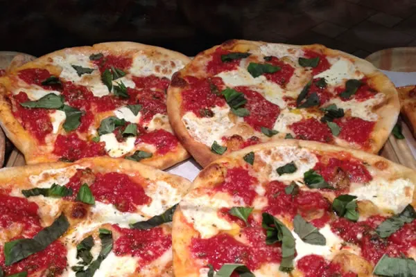 Victors Pizza and Pasta House Picture 6