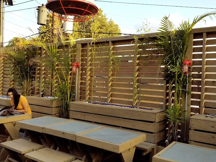 Pour Abbey's Bar & Grill Picture 9