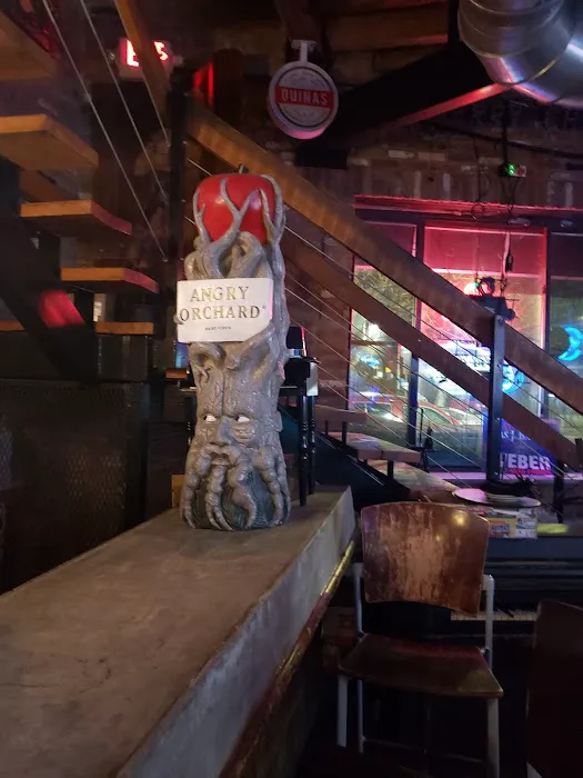 Pour Abbey's Bar & Grill Picture 5