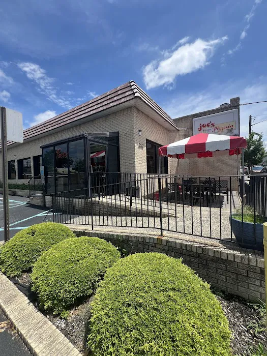 Joe’s Famous Pizza Picture 4