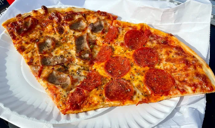 Joe’s Famous Pizza Picture 3