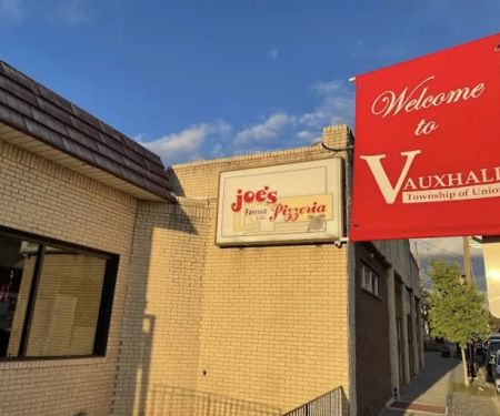 Joe’s Famous Pizza